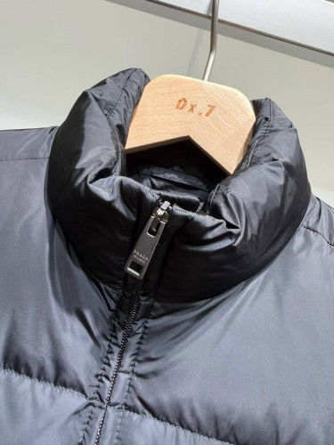 Prada жилетка мужская