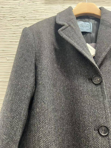 Пальто Prada серое