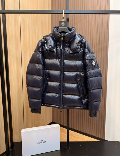 Пуховик Moncler