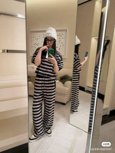 Костюм Chanel в полоску