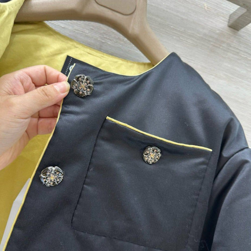 Chanel куртка желтая