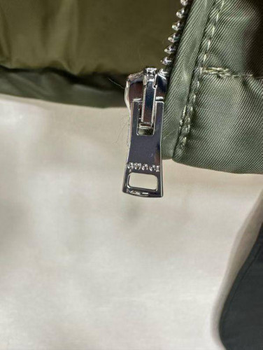 Пуховик Gucci укороченный зеленый