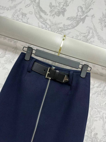 Prada костюм чёрный с юбкой