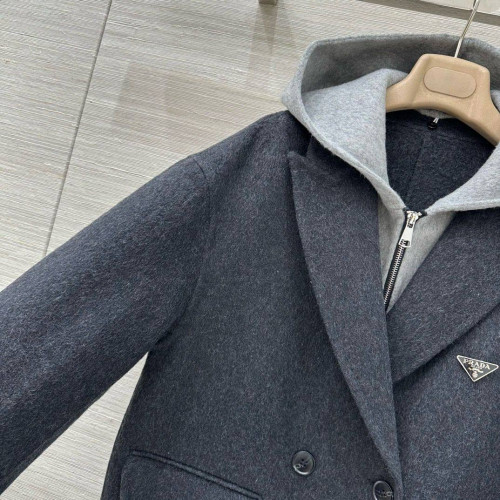 Prada пальто серое с капюшоном