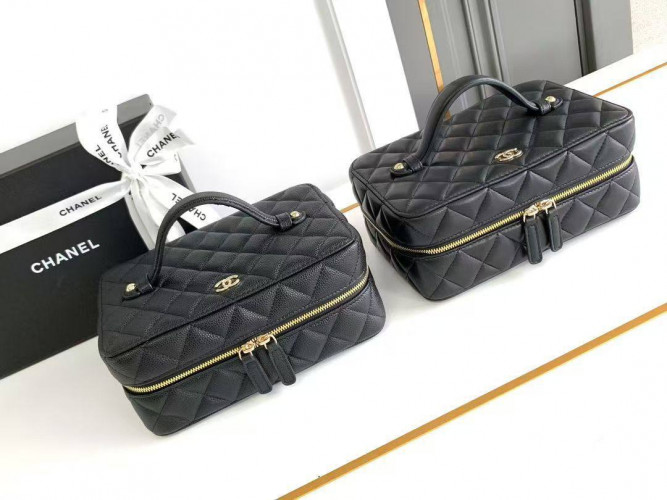 Chanel косметичка из кожи