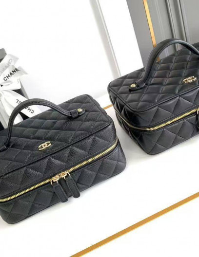 Chanel косметичка из кожи